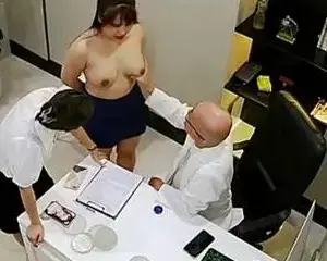 Hack camera em gái đến thẩm mỹ viện nâng ngực