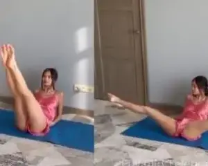 Diễn viên Ninh Dương Lan Ngọc khoe khe lồn khi tập yoga